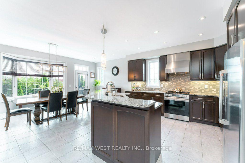Photo 11 of 85 Aird Court, Milton, Scott — HOMEH