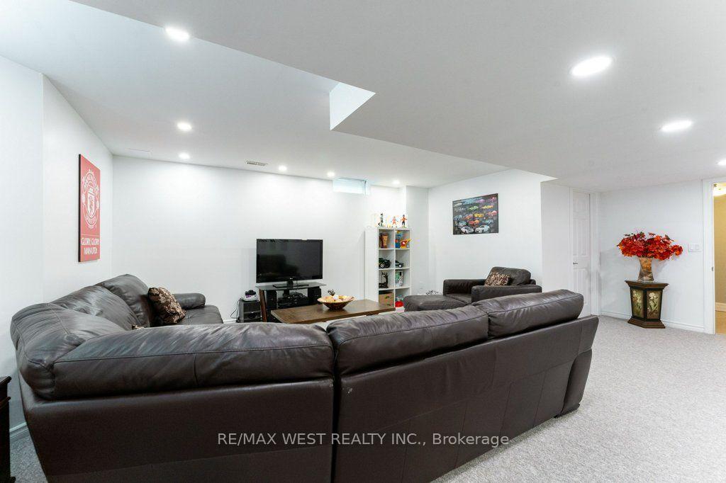 Photo 40 of 85 Aird Court, Milton, Scott — HOMEH