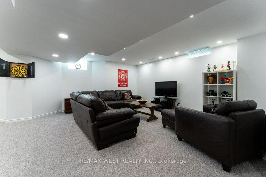 Photo 42 of 85 Aird Court, Milton, Scott — HOMEH