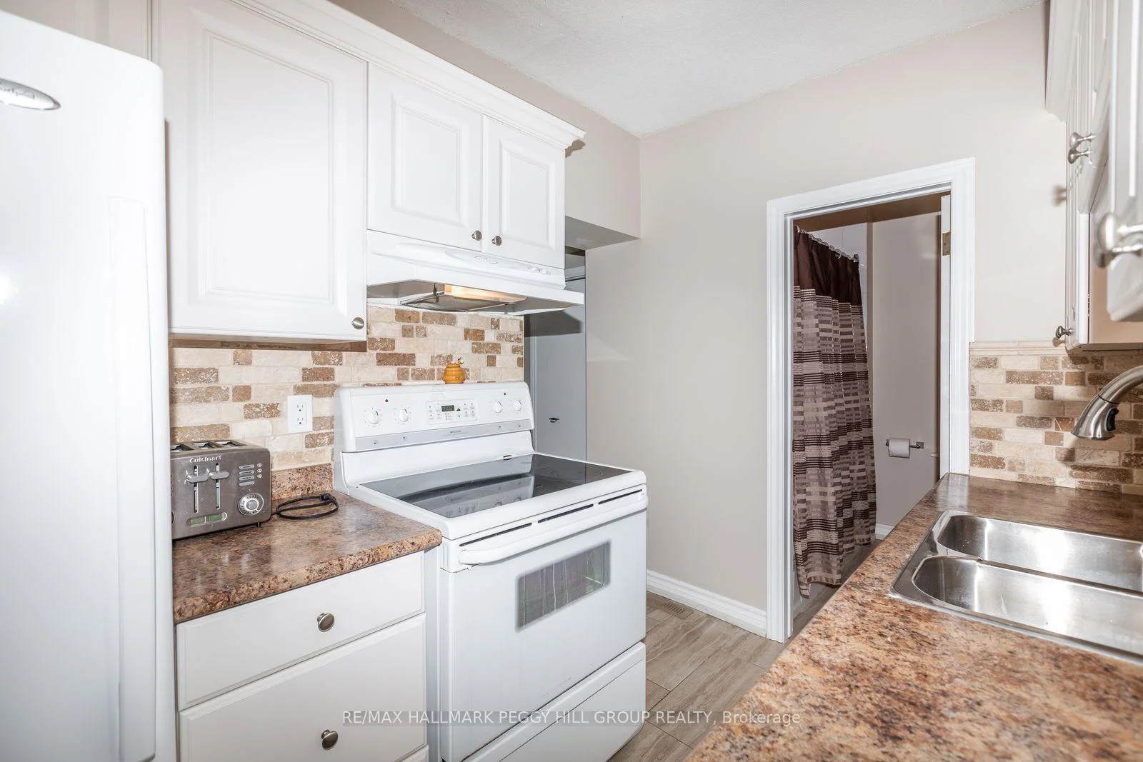 Photo 46 of 246 Mary Street, Orillia — HOMEH