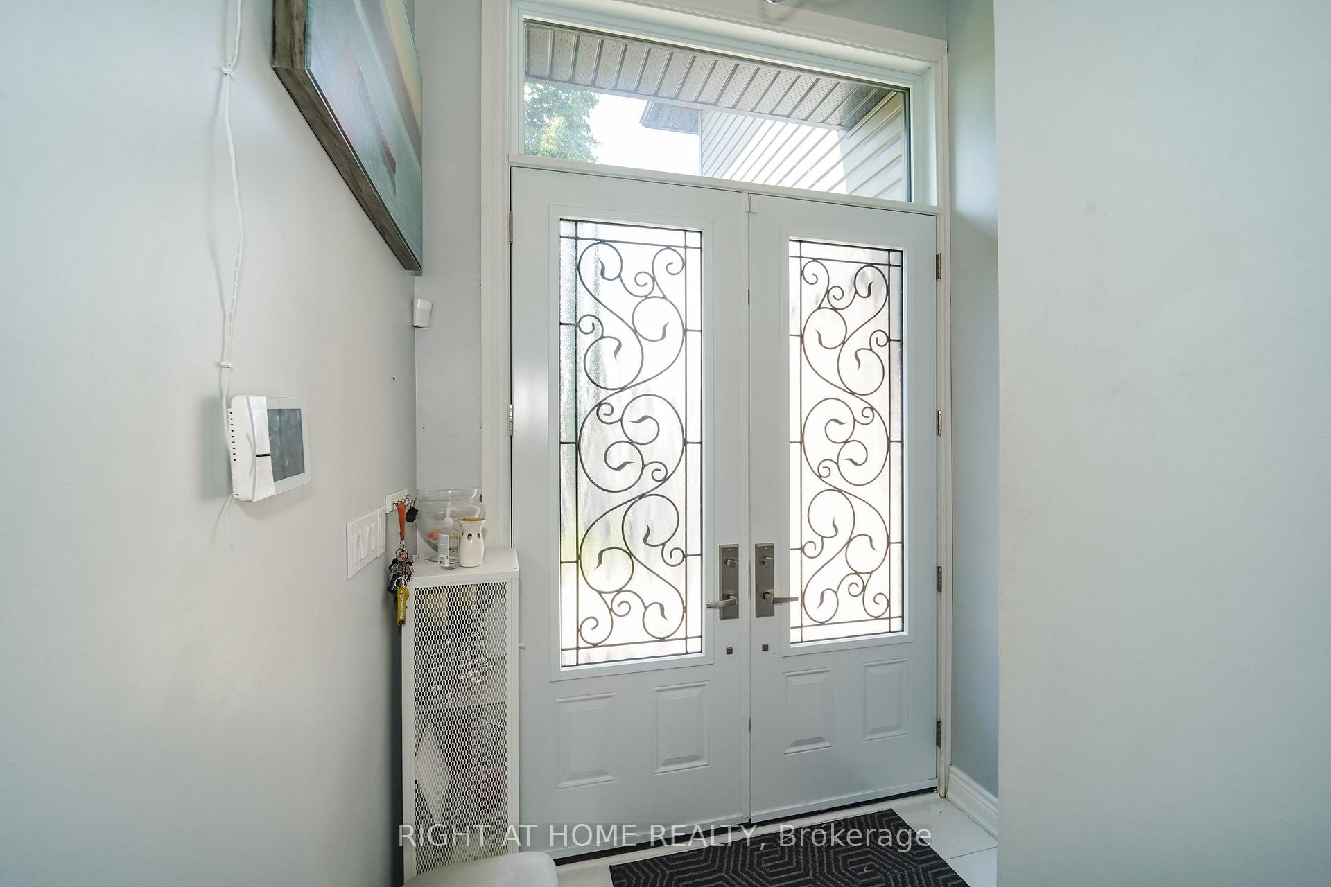 Photo 6 of 17 Clover Avenue, Barrie, Allandale Heights — HOMEH