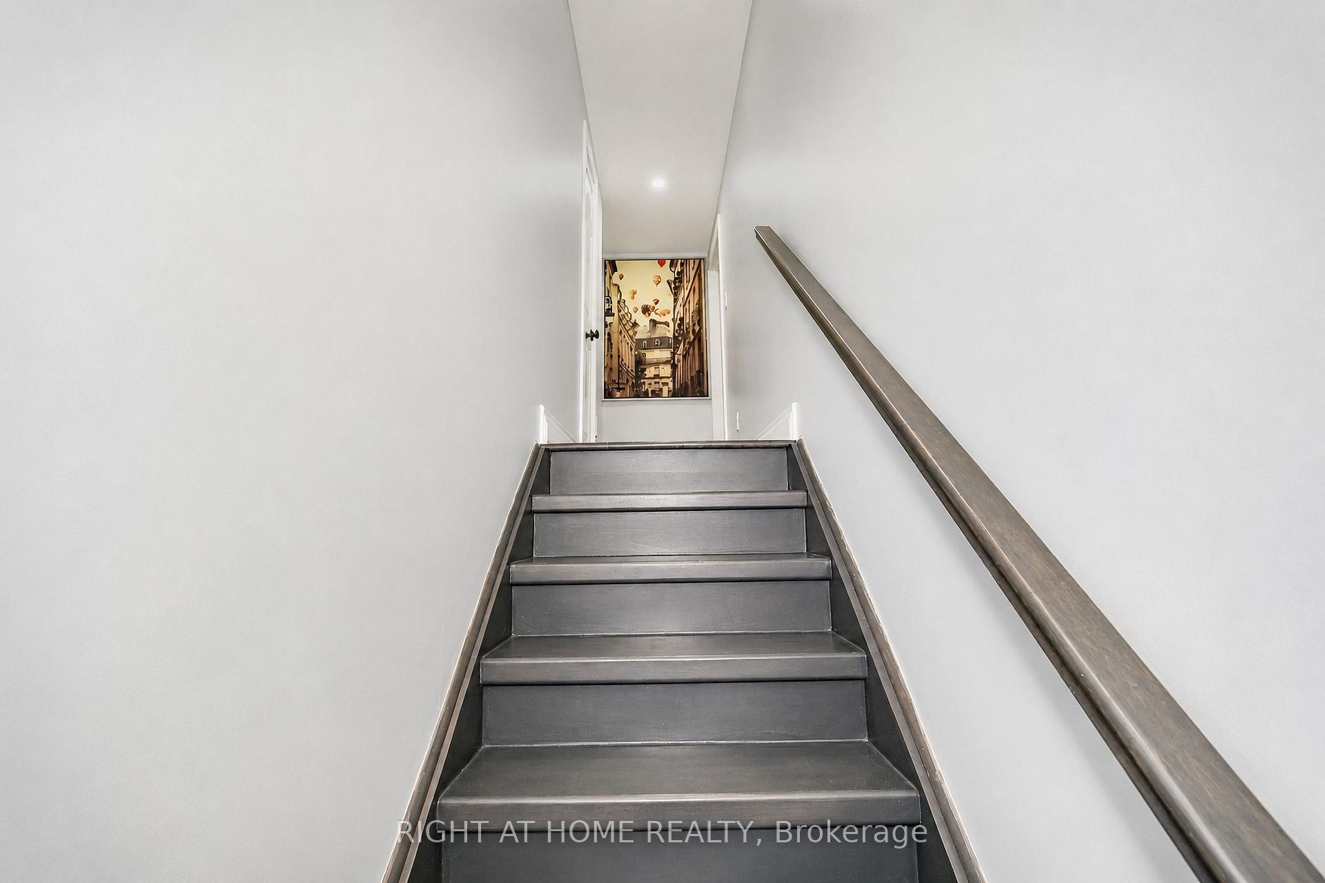 Photo 7 of 17 Clover Avenue, Barrie, Allandale Heights — HOMEH