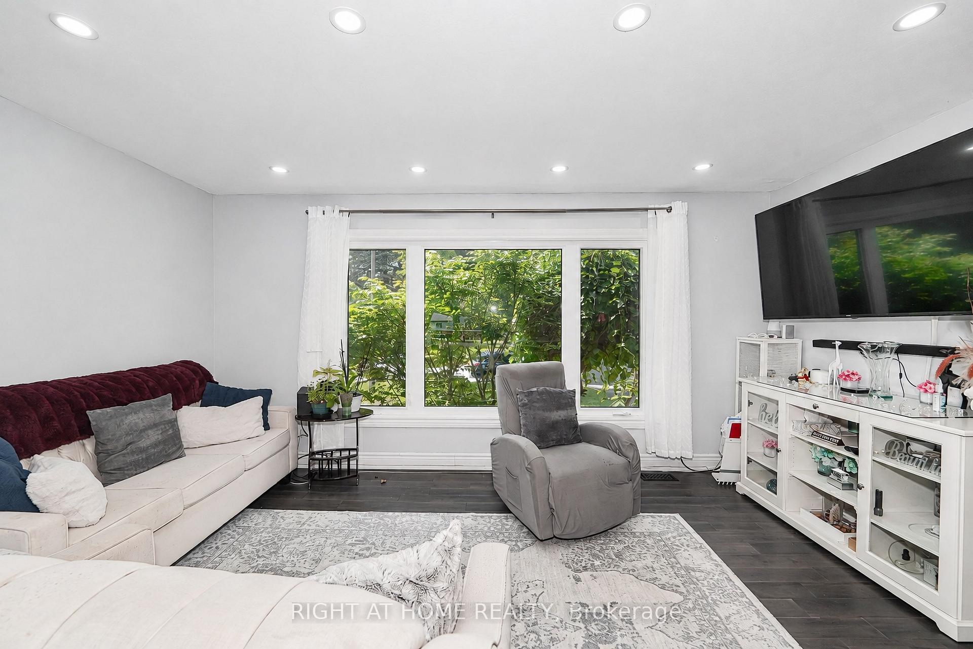 Photo 18 of 17 Clover Avenue, Barrie, Allandale Heights — HOMEH