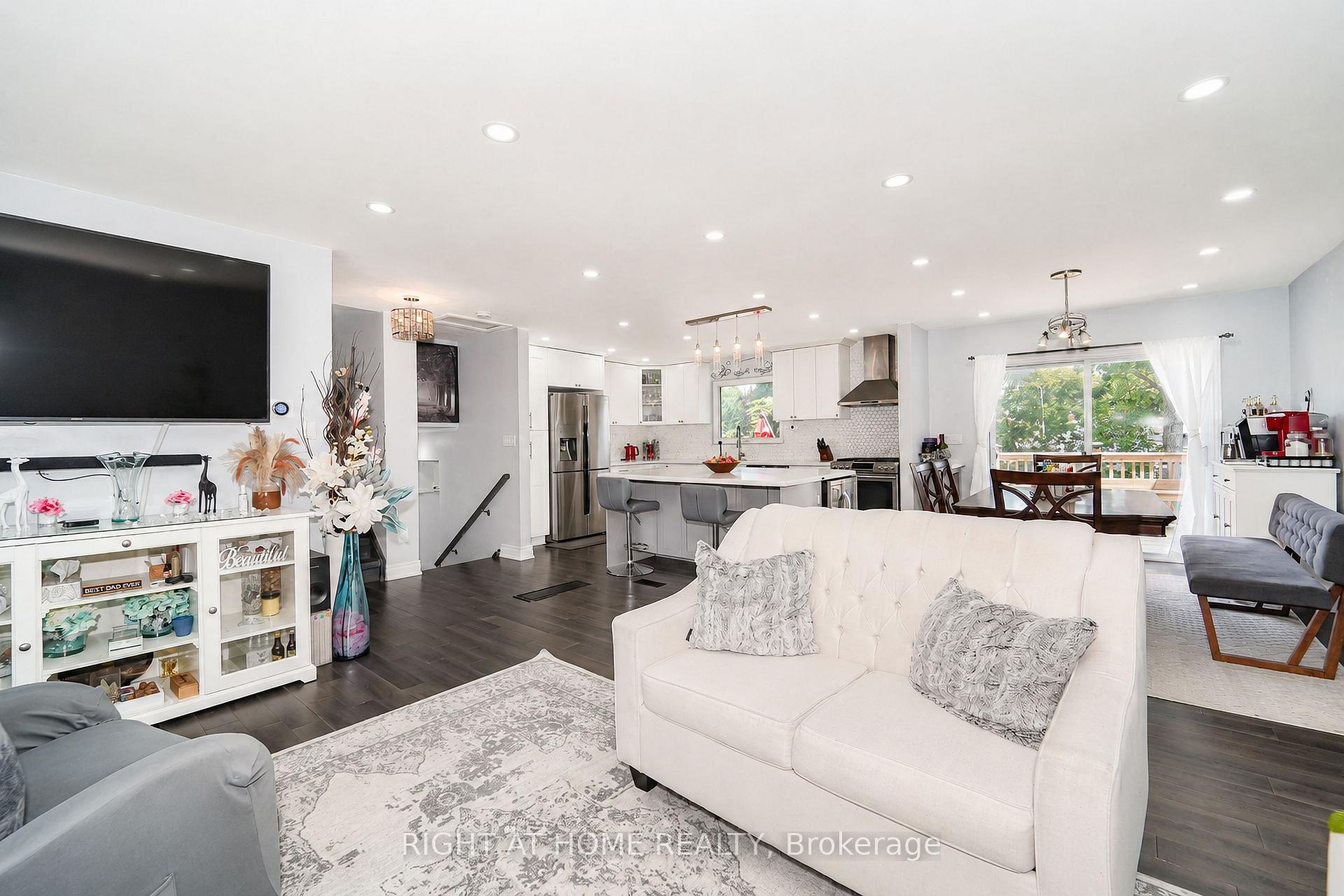 Photo 19 of 17 Clover Avenue, Barrie, Allandale Heights — HOMEH