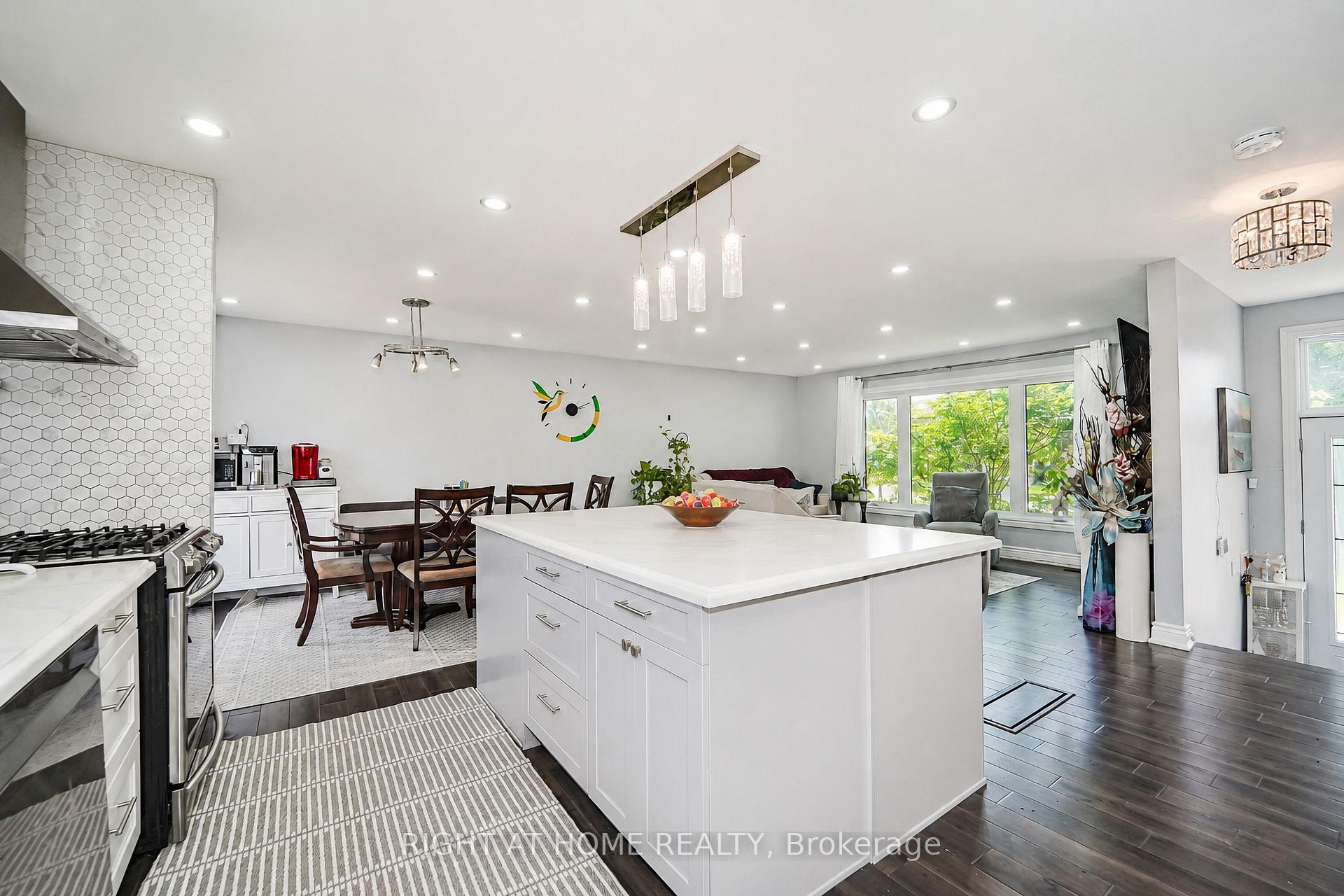 Photo 26 of 17 Clover Avenue, Barrie, Allandale Heights — HOMEH