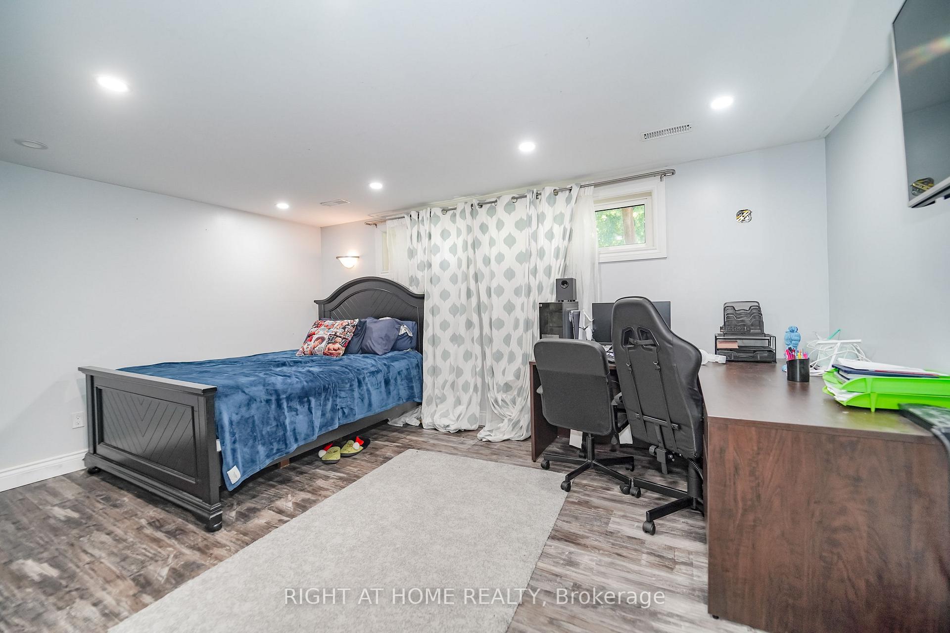 Photo 33 of 17 Clover Avenue, Barrie, Allandale Heights — HOMEH
