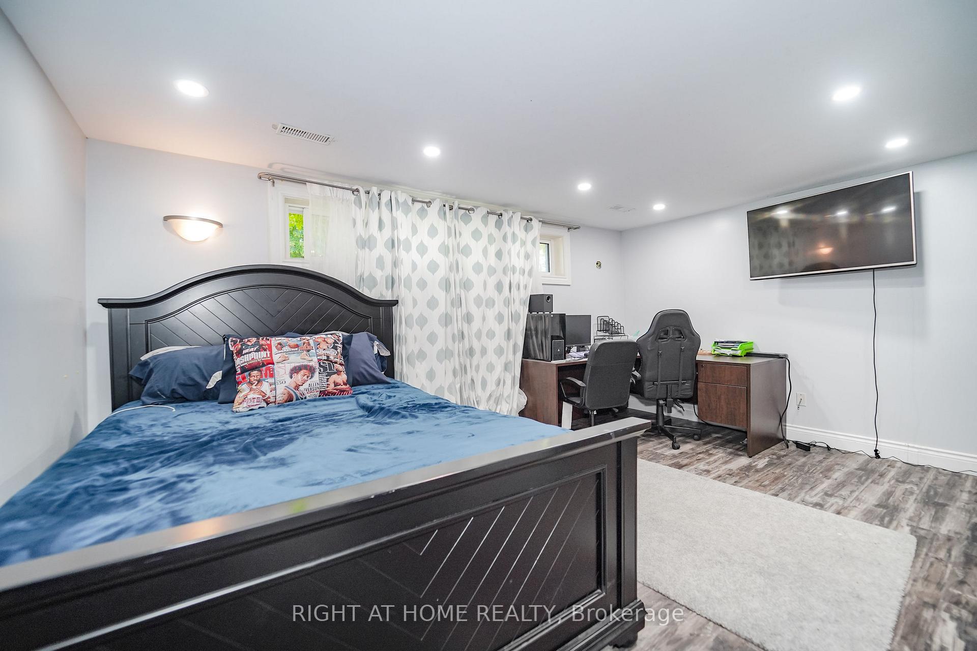 Photo 34 of 17 Clover Avenue, Barrie, Allandale Heights — HOMEH