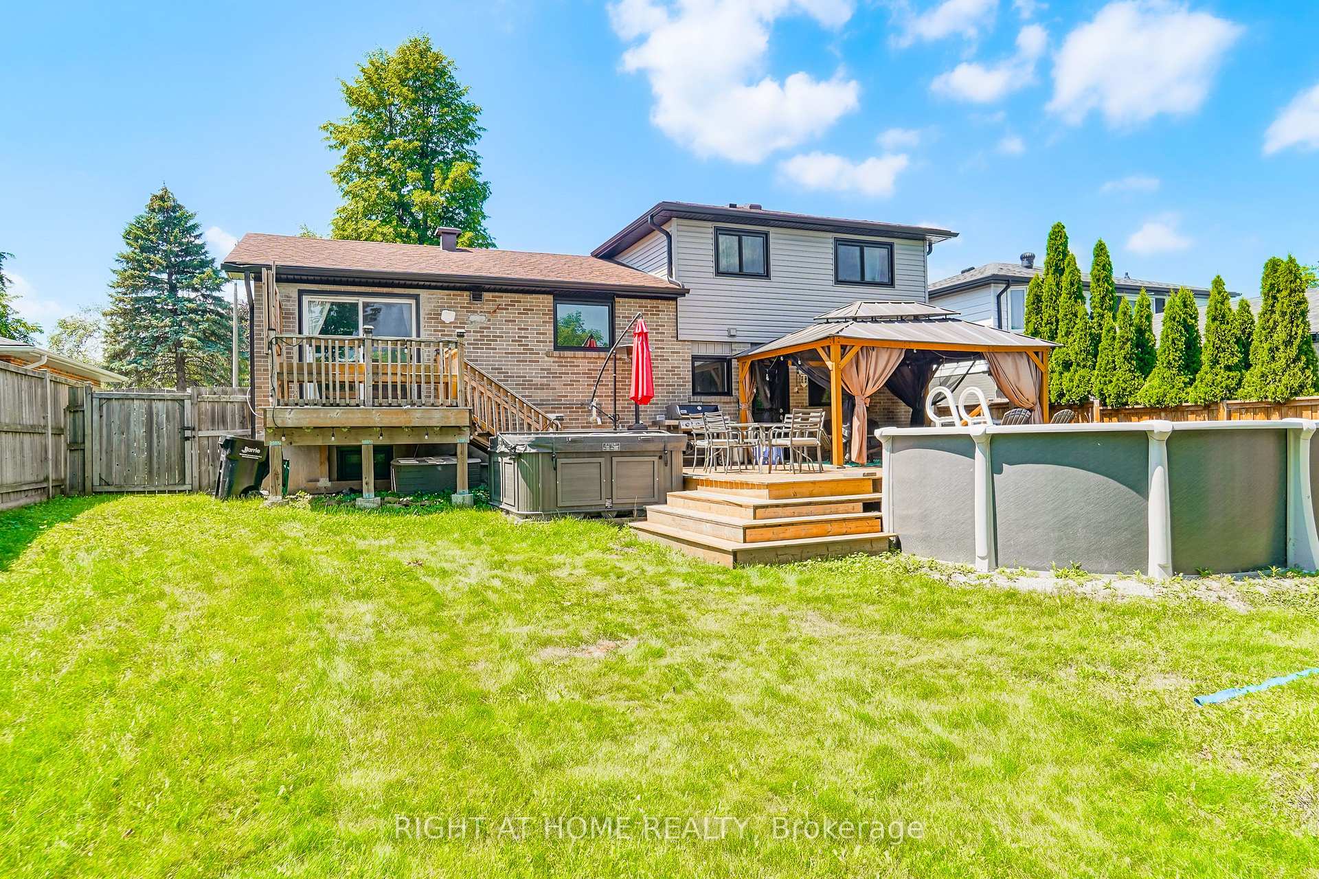 Photo 40 of 17 Clover Avenue, Barrie, Allandale Heights — HOMEH