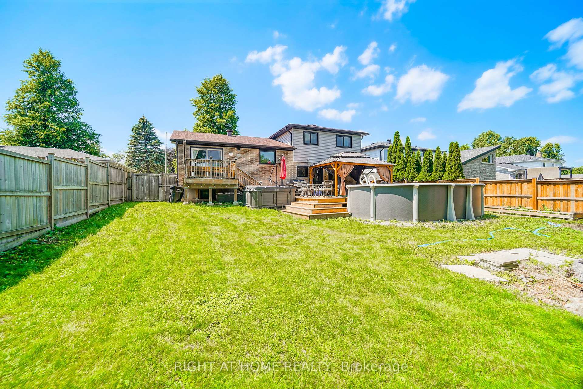Photo 42 of 17 Clover Avenue, Barrie, Allandale Heights — HOMEH
