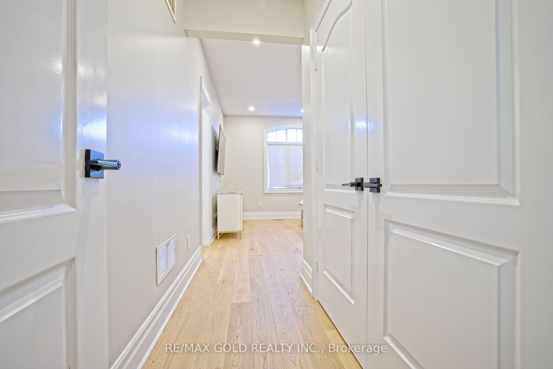 Photo 38 of 9 Lauderhill Road, Brampton, Vales of Castlemore North — HOMEH