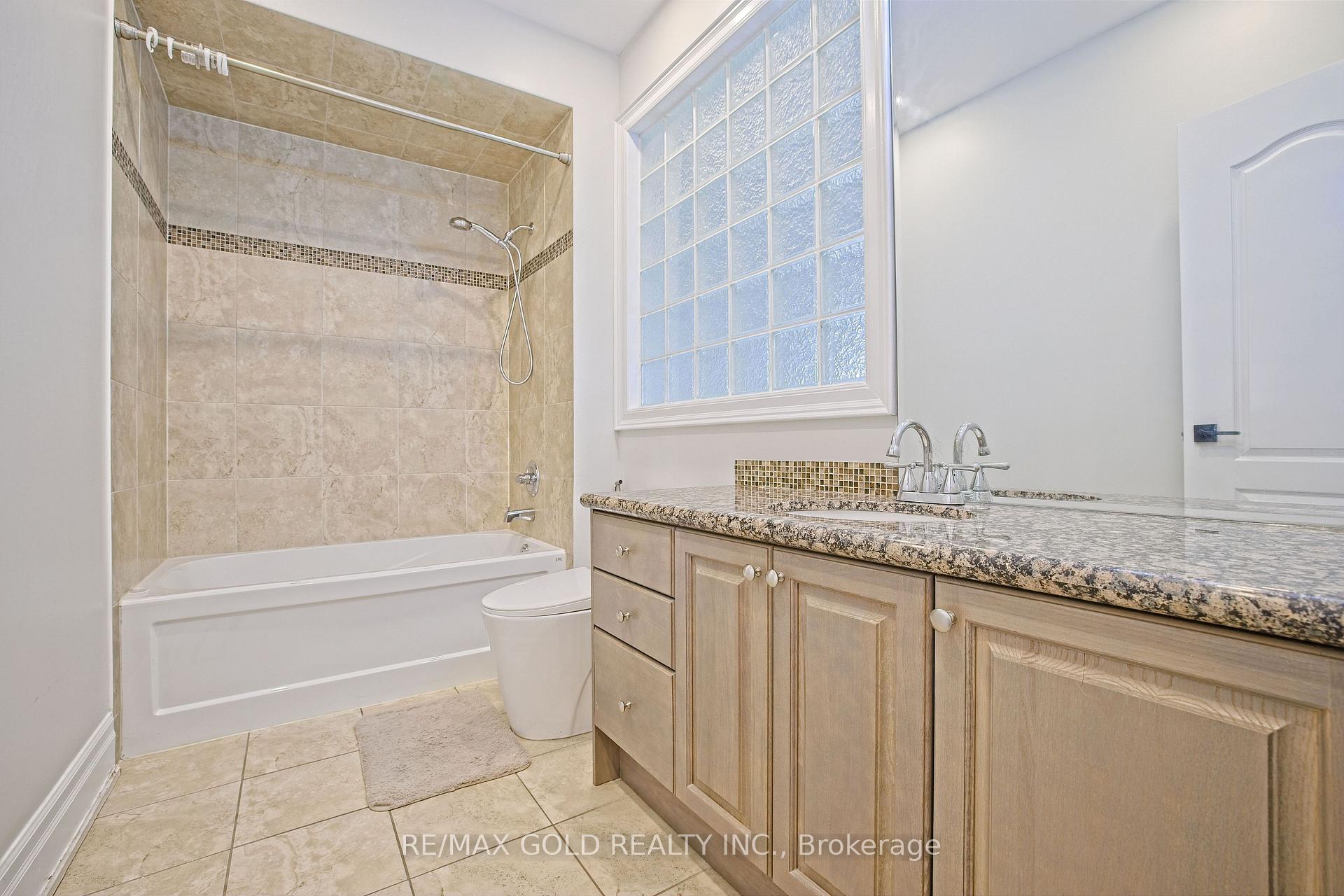 Photo 40 of 9 Lauderhill Road, Brampton, Vales of Castlemore North — HOMEH