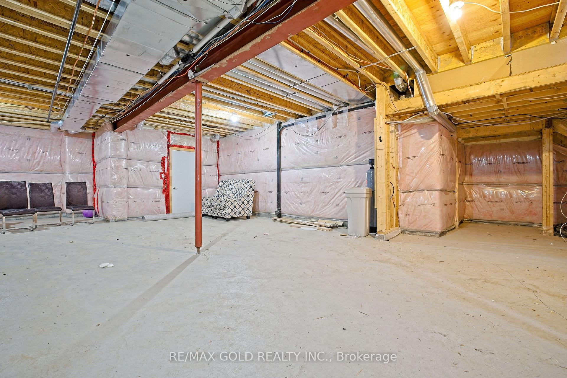 Photo 45 of 9 Lauderhill Road, Brampton, Vales of Castlemore North — HOMEH