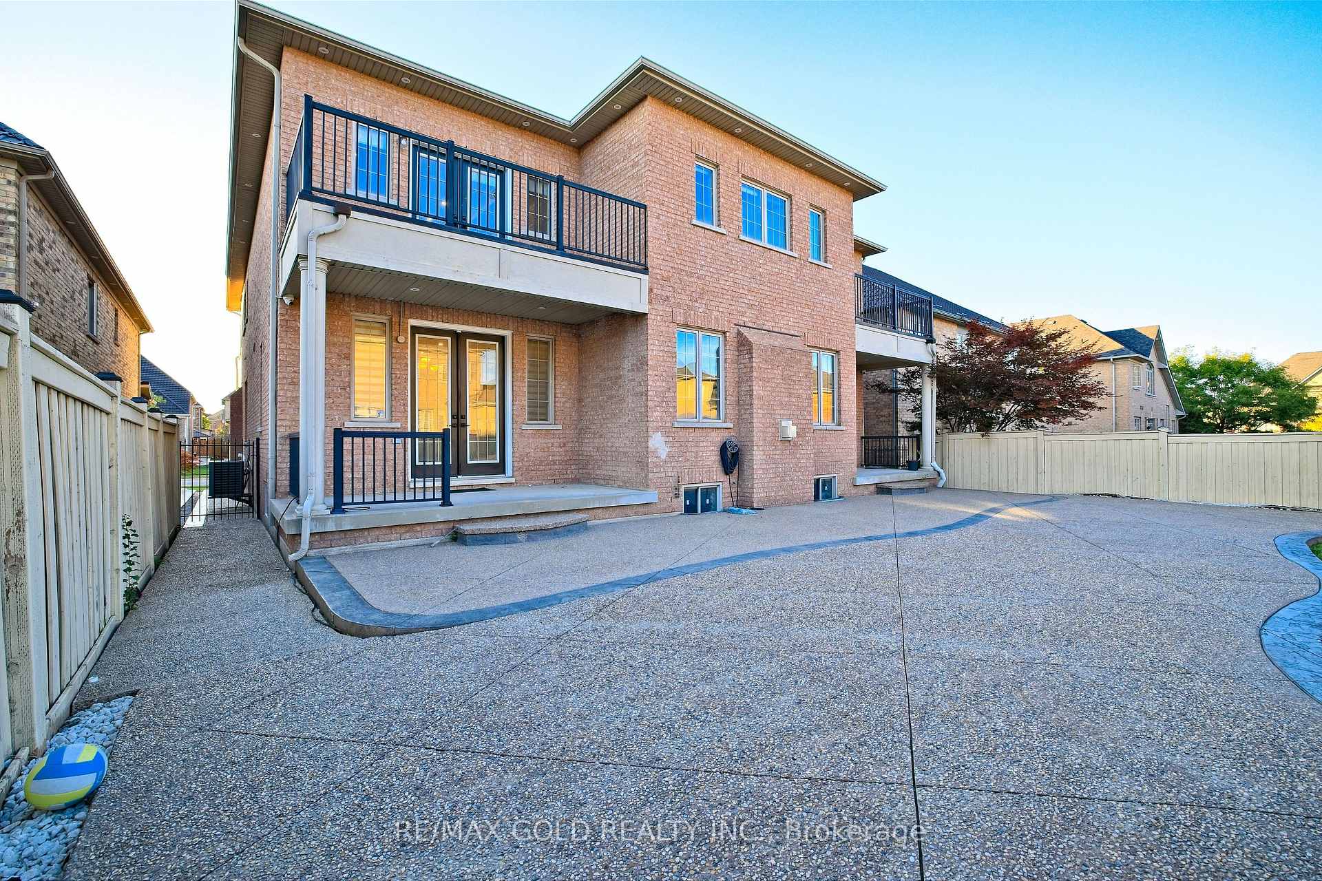 Photo 46 of 9 Lauderhill Road, Brampton, Vales of Castlemore North — HOMEH