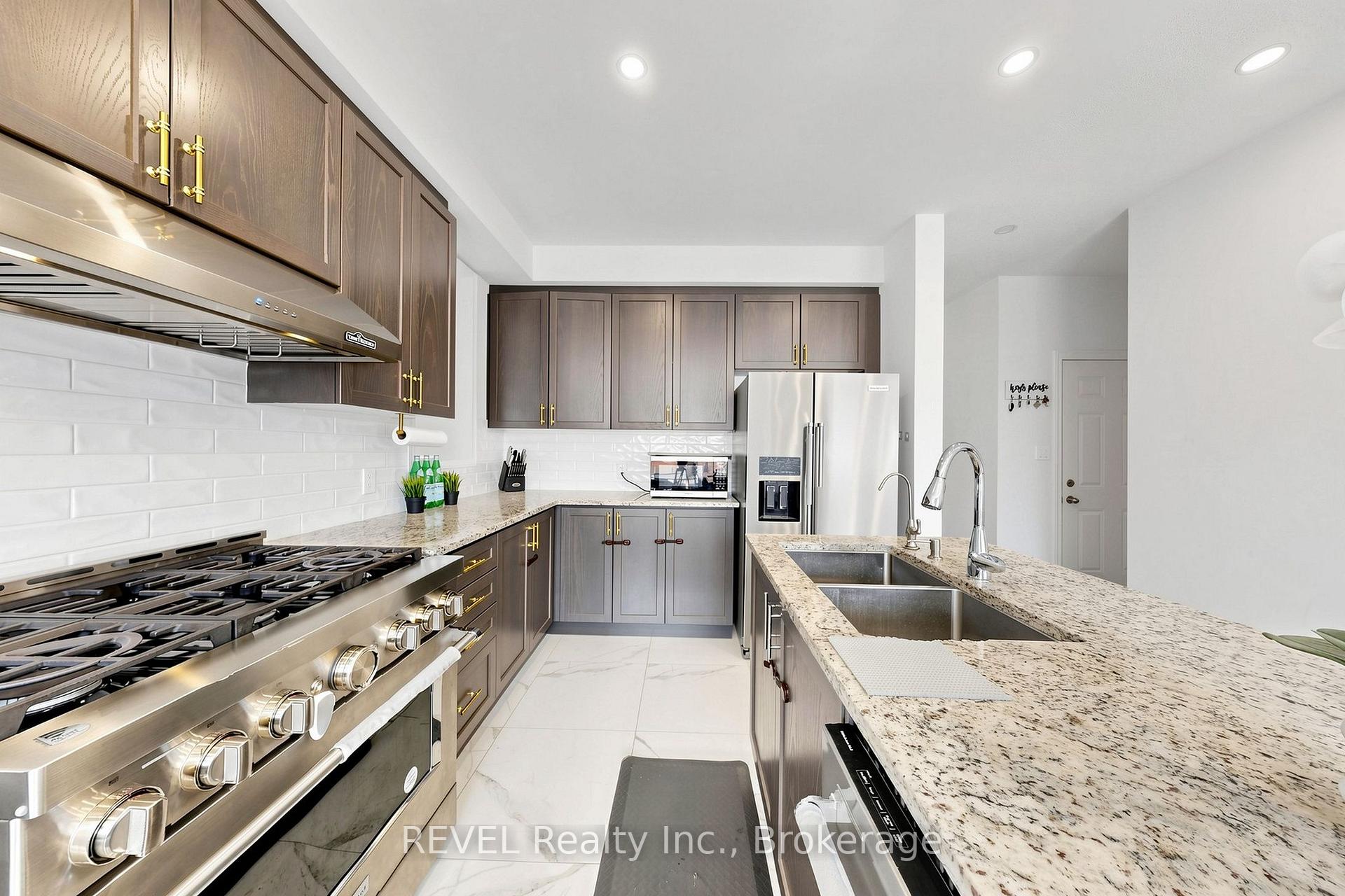 Photo 12 of 993 Lockie Drive, Oshawa, Kedron — HOMEH