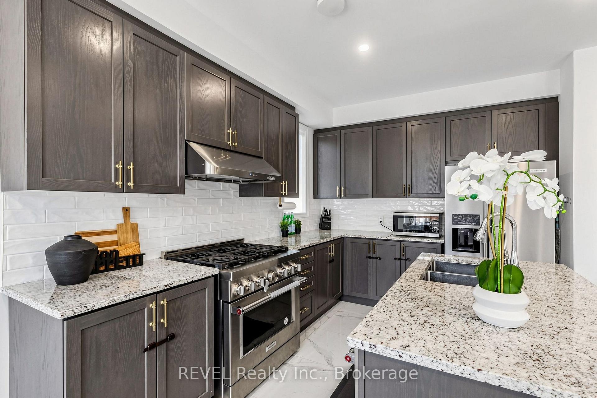 Photo 13 of 993 Lockie Drive, Oshawa, Kedron — HOMEH