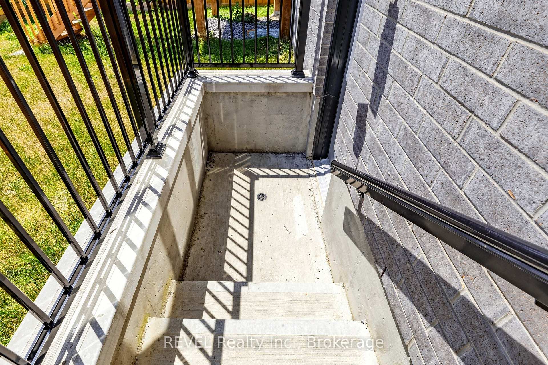 Photo 47 of 993 Lockie Drive, Oshawa, Kedron — HOMEH