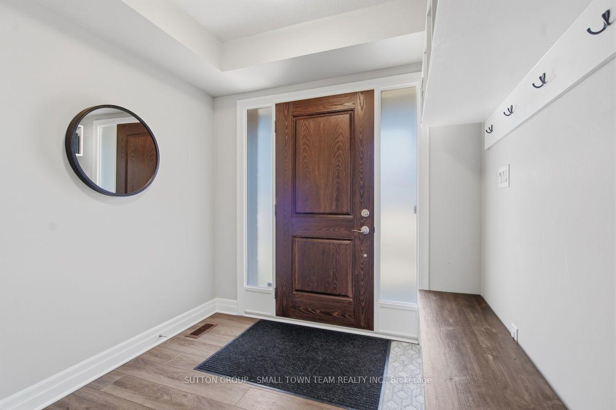 Photo 9 of 122 Gilmour Drive, Lucan Biddulph, Lucan — HOMEH
