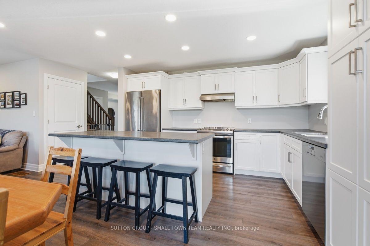 Photo 17 of 122 Gilmour Drive, Lucan Biddulph, Lucan — HOMEH