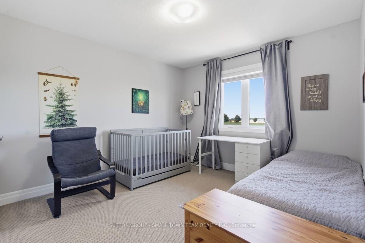 Photo 34 of 122 Gilmour Drive, Lucan Biddulph, Lucan — HOMEH