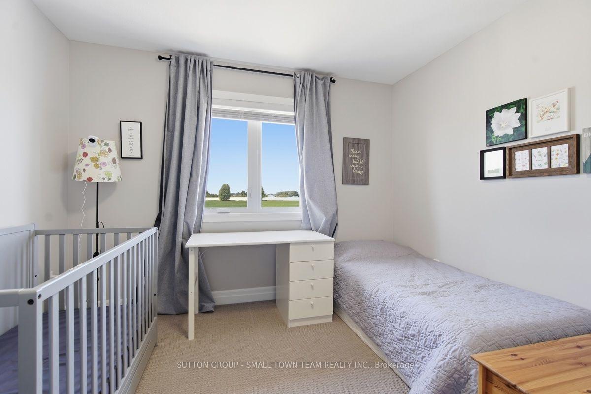 Photo 35 of 122 Gilmour Drive, Lucan Biddulph, Lucan — HOMEH
