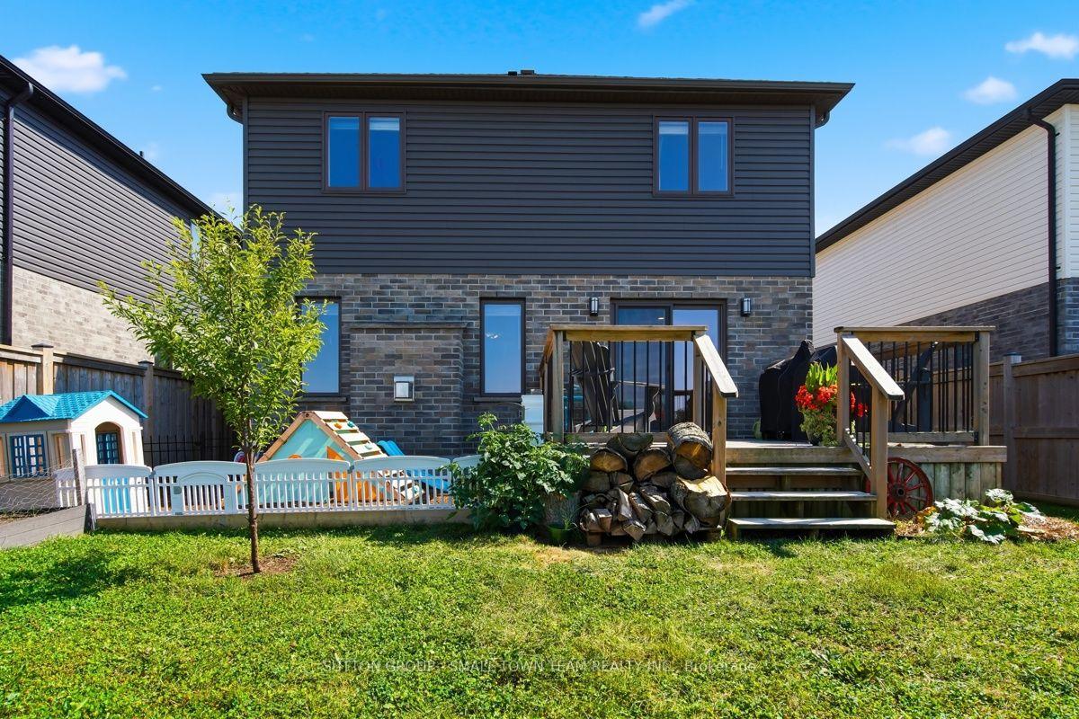 Photo 45 of 122 Gilmour Drive, Lucan Biddulph, Lucan — HOMEH