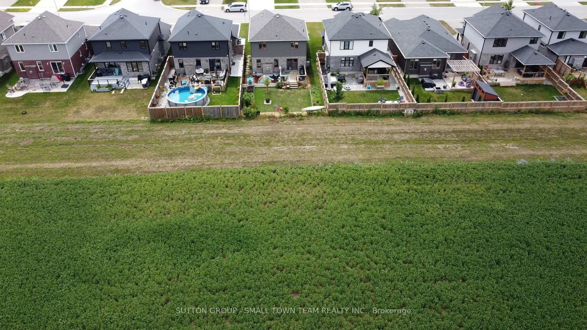 Photo 53 of 122 Gilmour Drive, Lucan Biddulph, Lucan — HOMEH