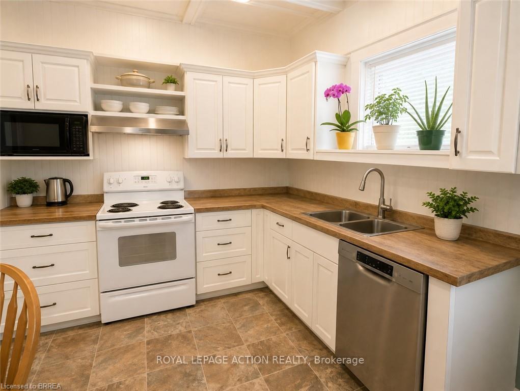 Photo 9 of 49 Palmerston Avenue, Brantford, North Ward — HOMEH