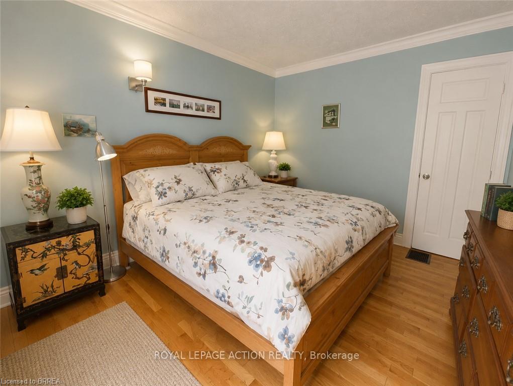 Photo 10 of 49 Palmerston Avenue, Brantford, North Ward — HOMEH