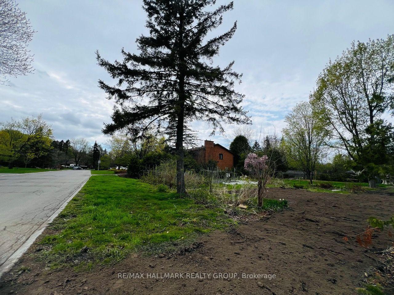 Photo 4 of 4807 Massey Lane Crescent, Ottawa, Rothwell Heights — HOMEH