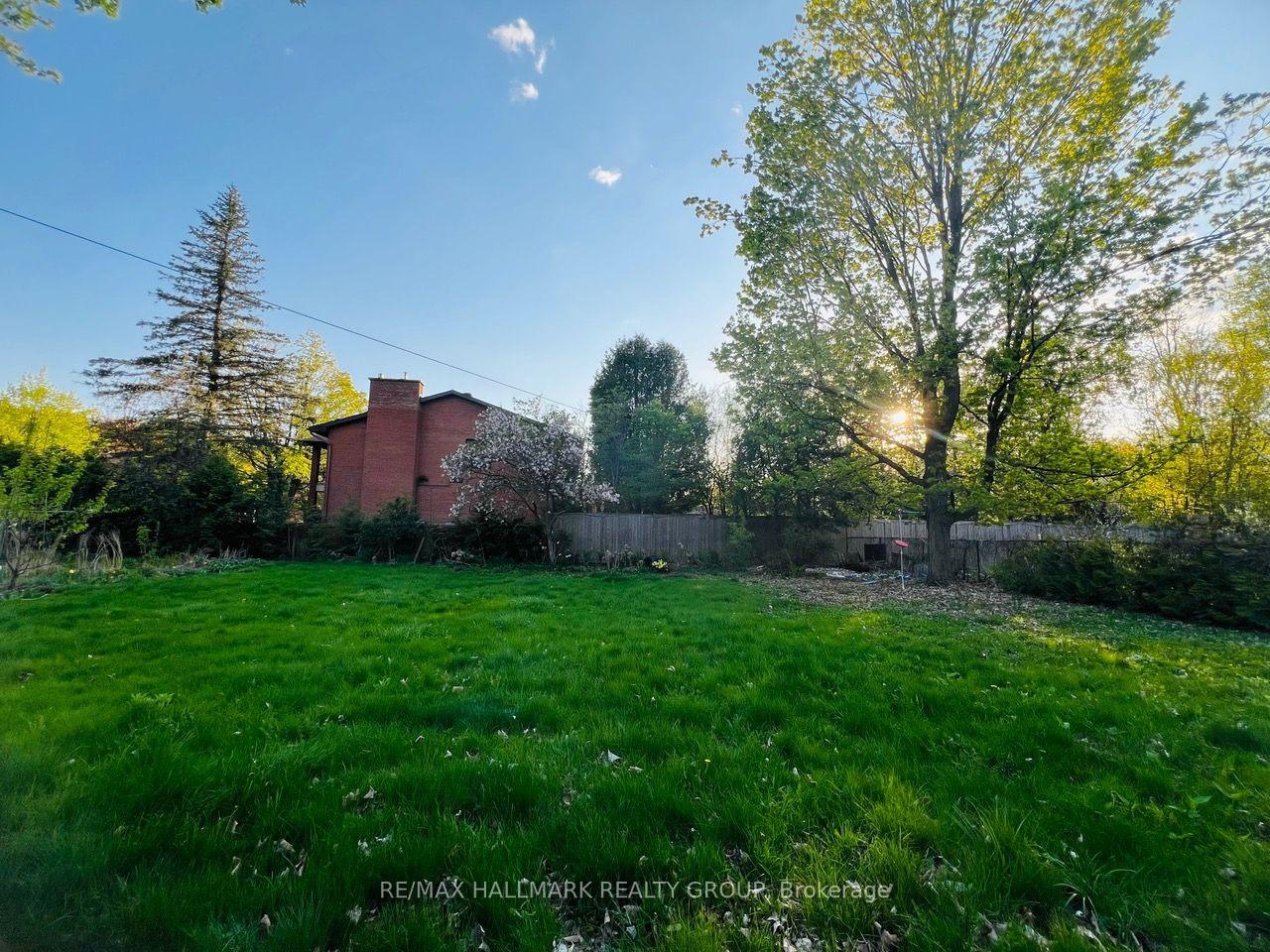 Photo 10 of 4807 Massey Lane Crescent, Ottawa, Rothwell Heights — HOMEH