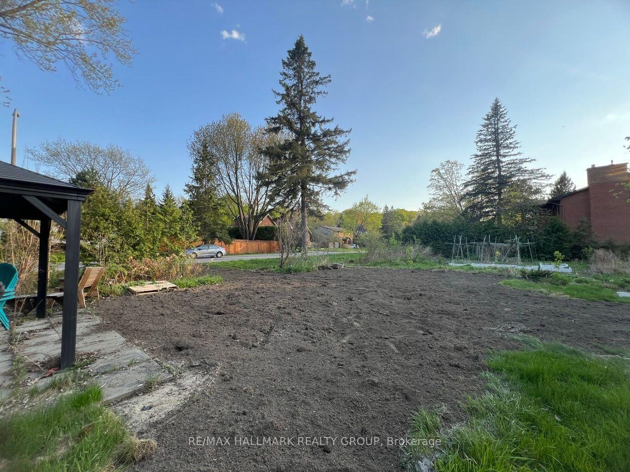 Photo 11 of 4807 Massey Lane Crescent, Ottawa, Rothwell Heights — HOMEH