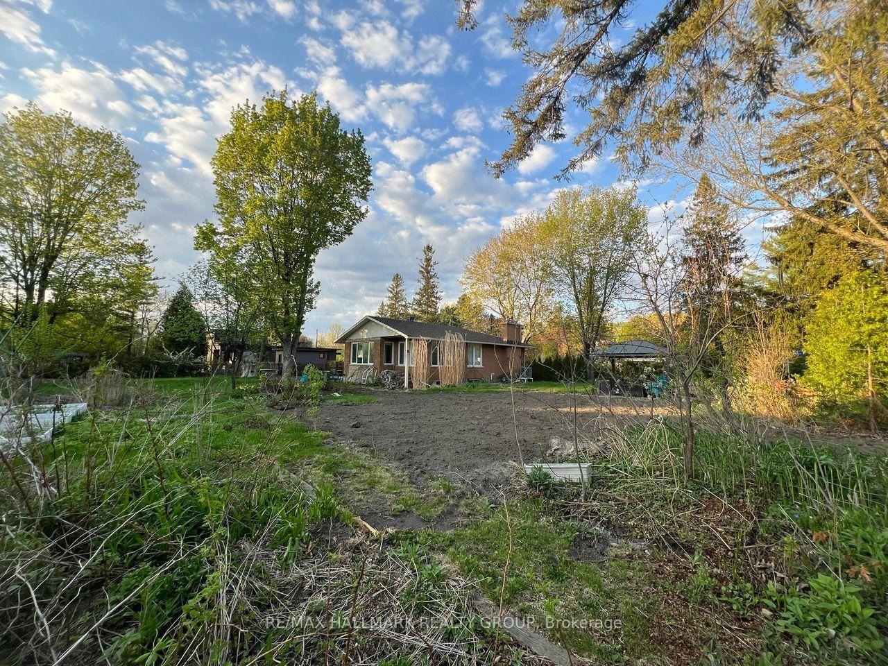 Photo 12 of 4807 Massey Lane Crescent, Ottawa, Rothwell Heights — HOMEH