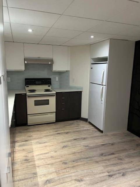 Photo 3 of Unit Unit 2, 21 Flamingo Crescent, North York, Brookhaven-Amesbury — HOMEH
