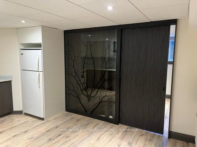 Photo 6 of Unit Unit 2, 21 Flamingo Crescent, North York, Brookhaven-Amesbury — HOMEH