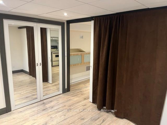 Photo 10 of Unit Unit 2, 21 Flamingo Crescent, North York, Brookhaven-Amesbury — HOMEH