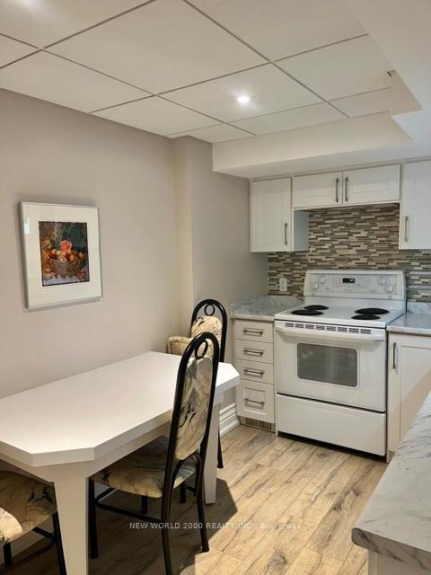 Photo 2 of Unit Unit 1, 21 Flamingo Crescent, North York, Brookhaven-Amesbury — HOMEH