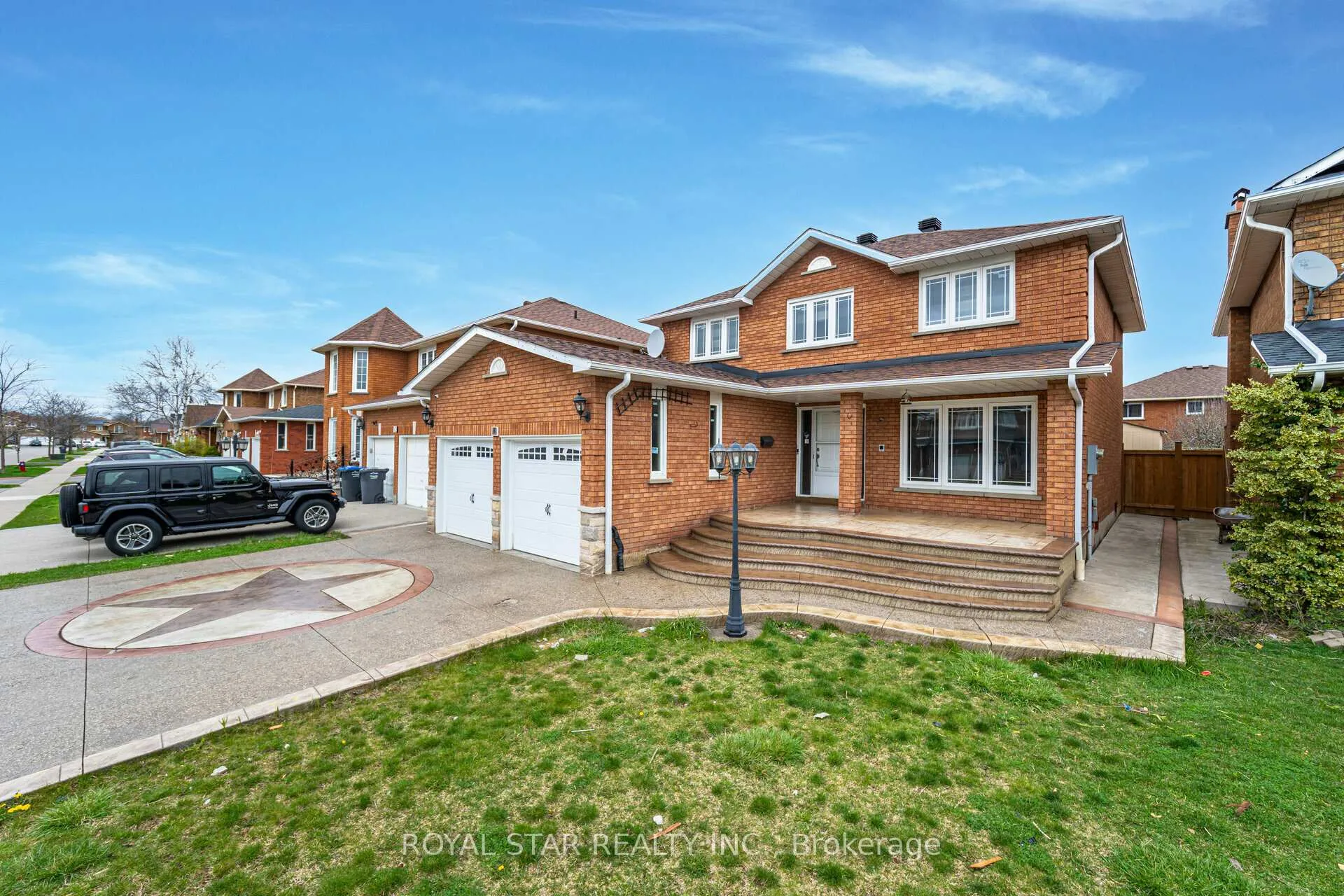 Photo 2 of 10 Hedgerow Avenue, Brampton, Fletcher's Creek South — HOMEH