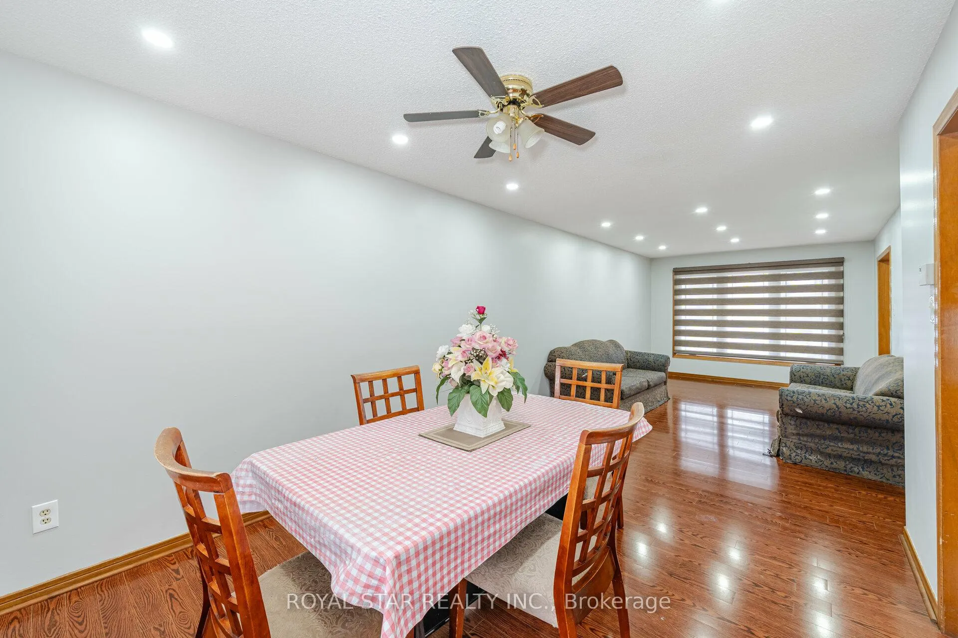 Photo 6 of 10 Hedgerow Avenue, Brampton, Fletcher's Creek South — HOMEH