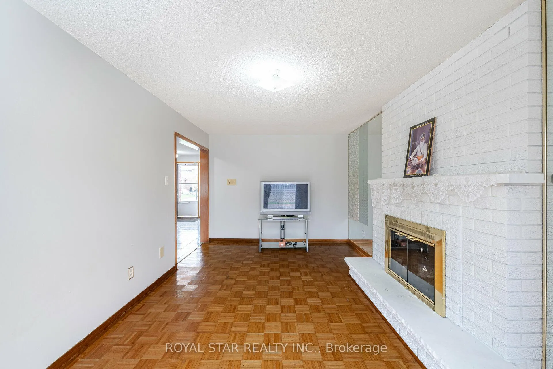 Photo 12 of 10 Hedgerow Avenue, Brampton, Fletcher's Creek South — HOMEH