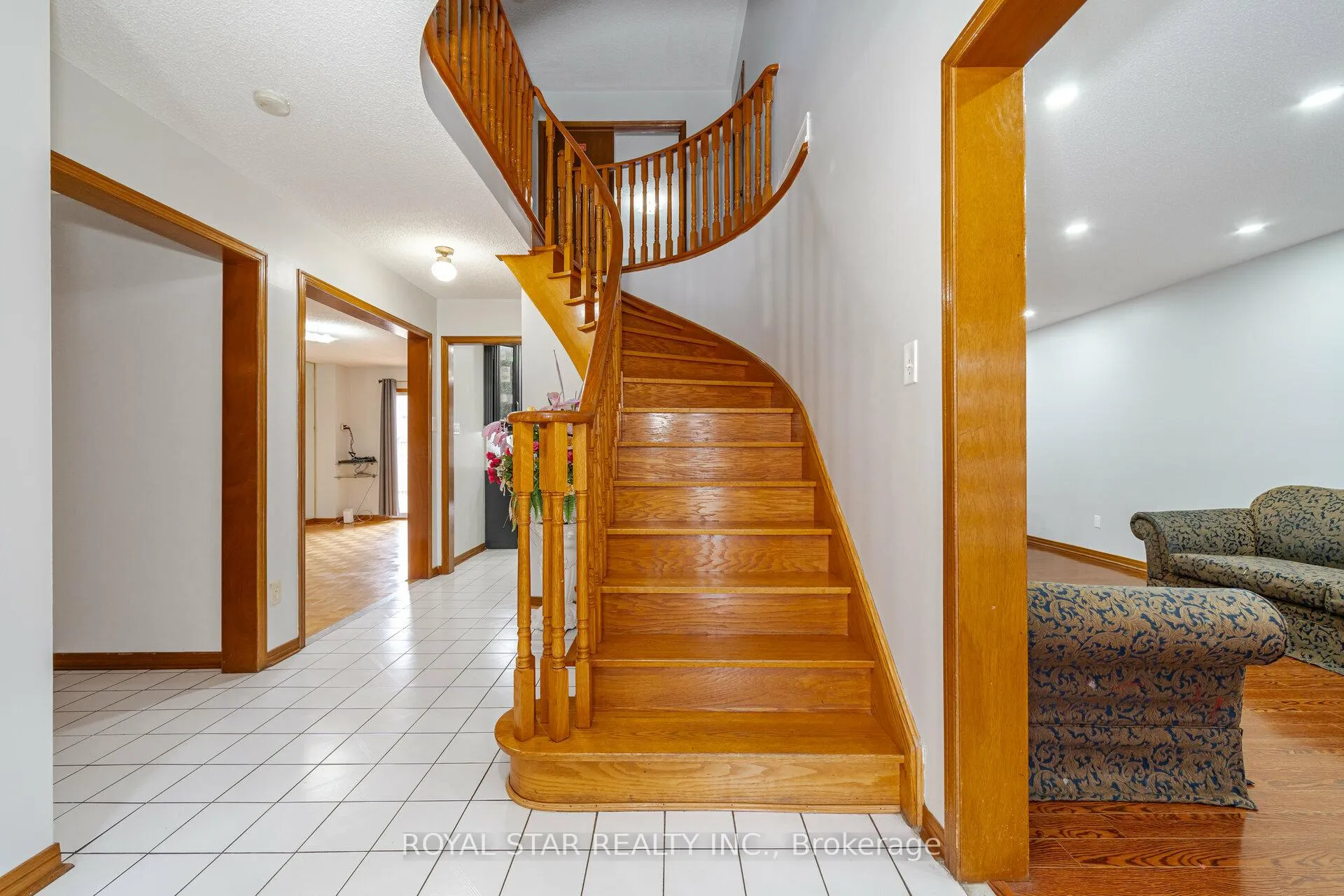 Photo 15 of 10 Hedgerow Avenue, Brampton, Fletcher's Creek South — HOMEH