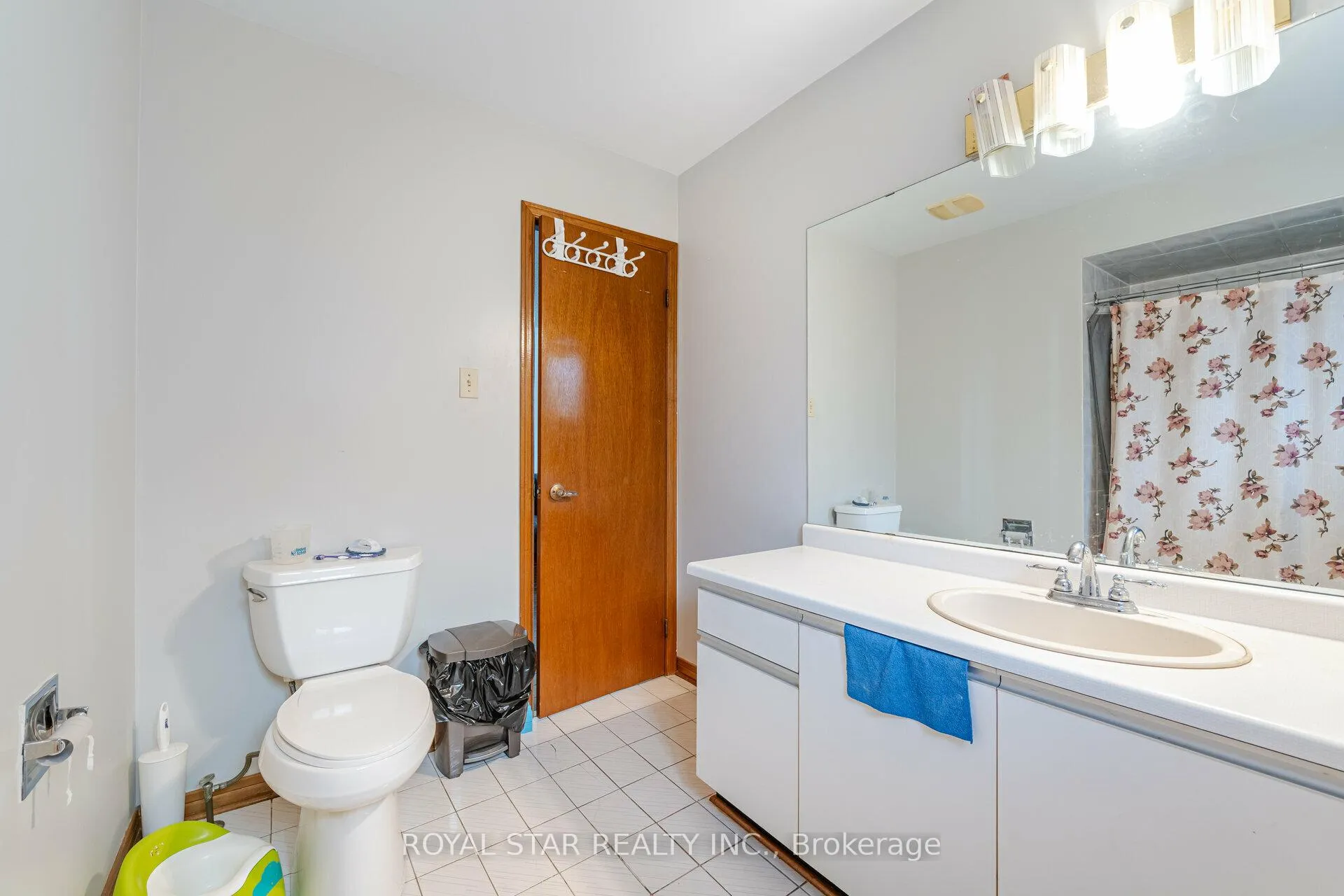 Photo 19 of 10 Hedgerow Avenue, Brampton, Fletcher's Creek South — HOMEH