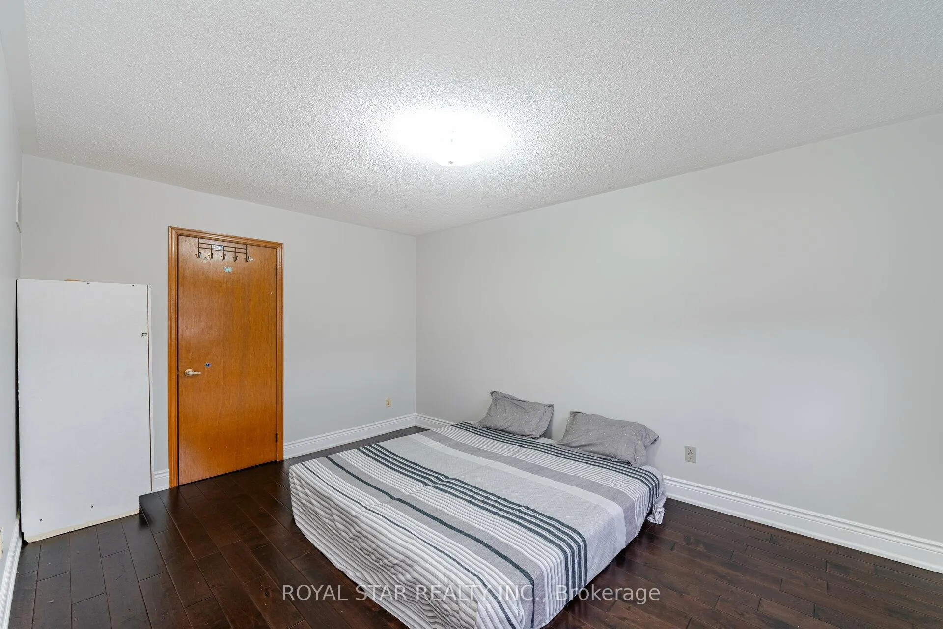 Photo 21 of 10 Hedgerow Avenue, Brampton, Fletcher's Creek South — HOMEH