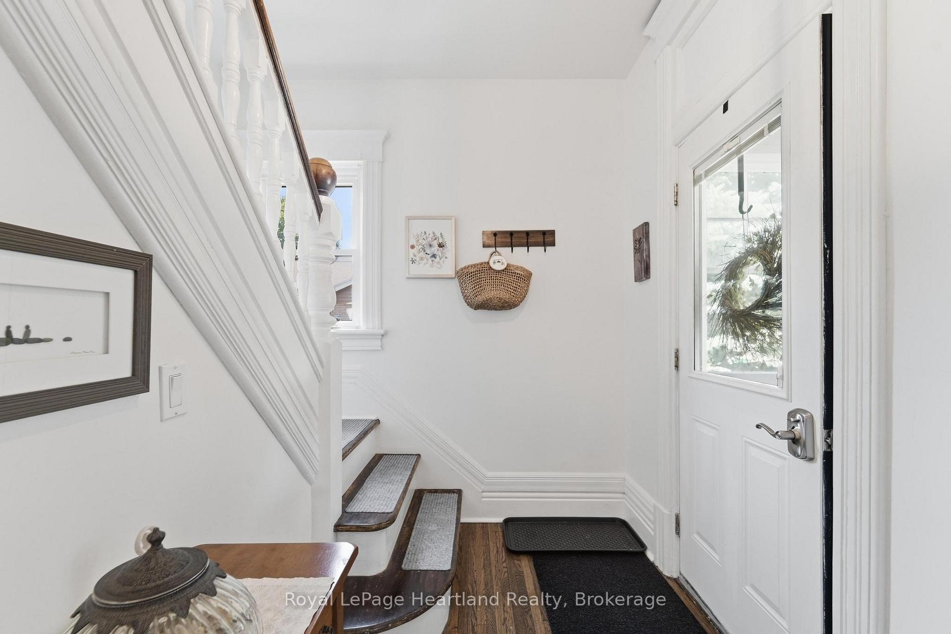 Photo 7 of 122 Nelson Street E, Goderich, Goderich (Town) — HOMEH