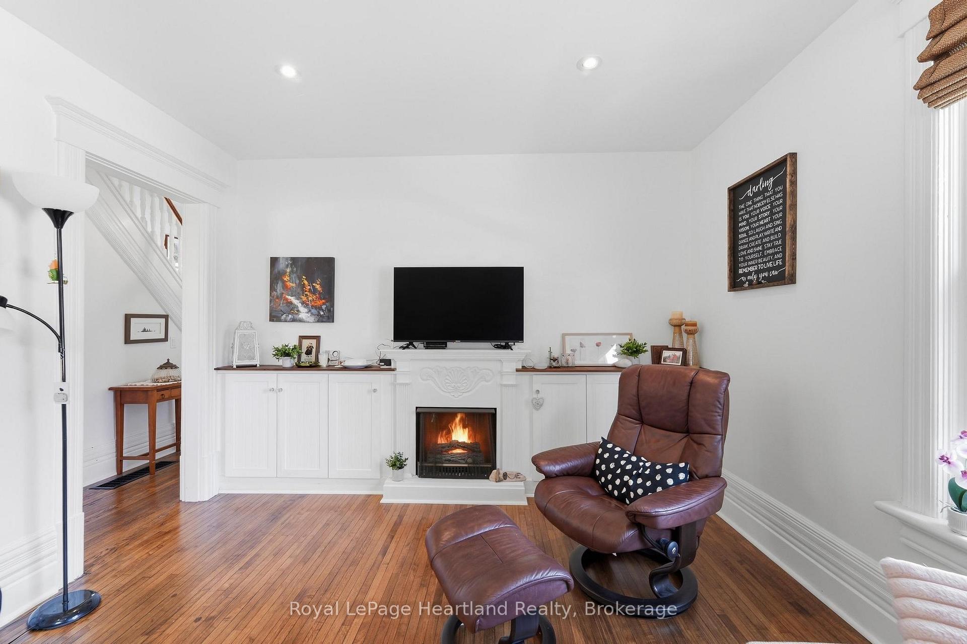 Photo 10 of 122 Nelson Street E, Goderich, Goderich (Town) — HOMEH