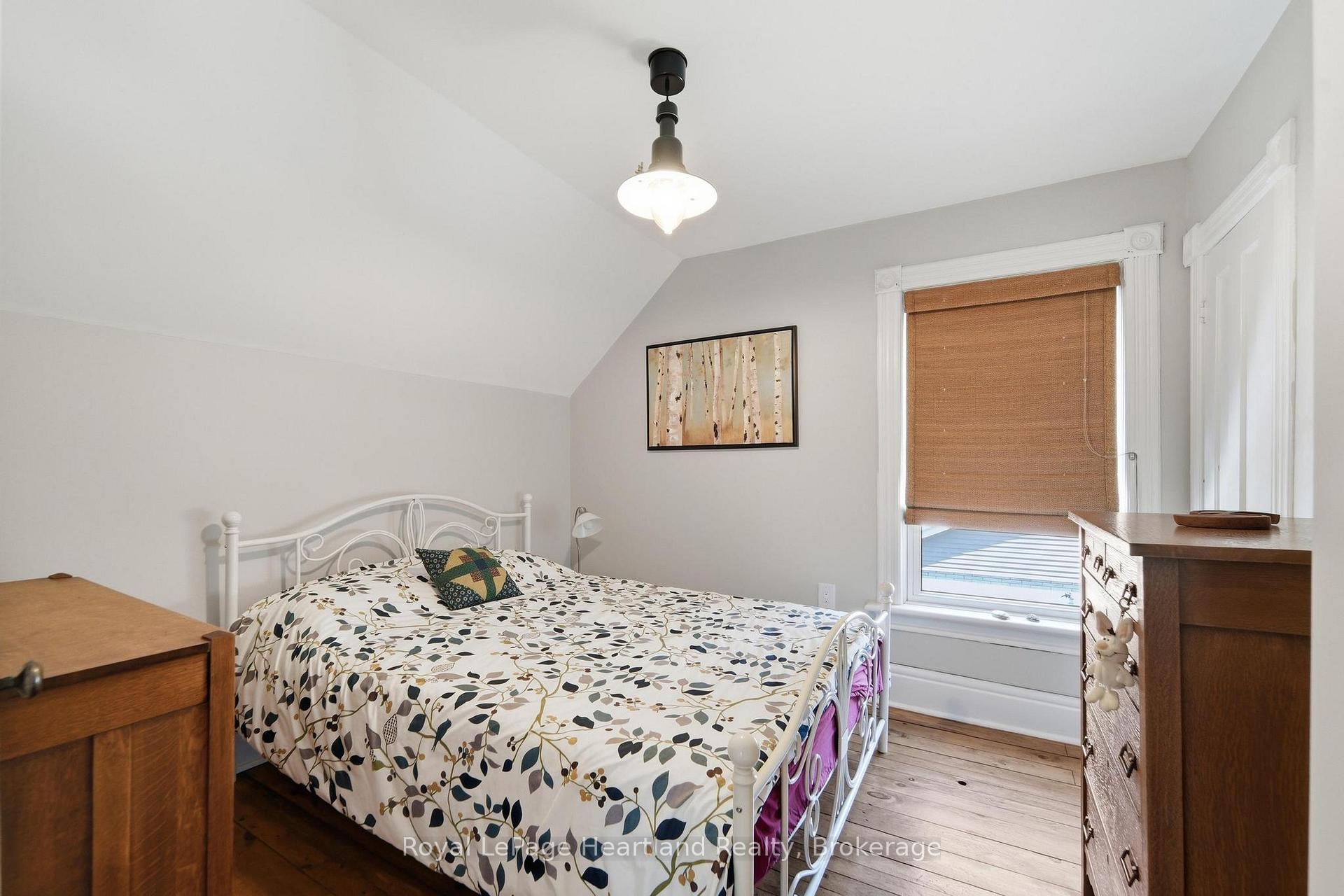 Photo 23 of 122 Nelson Street E, Goderich, Goderich (Town) — HOMEH