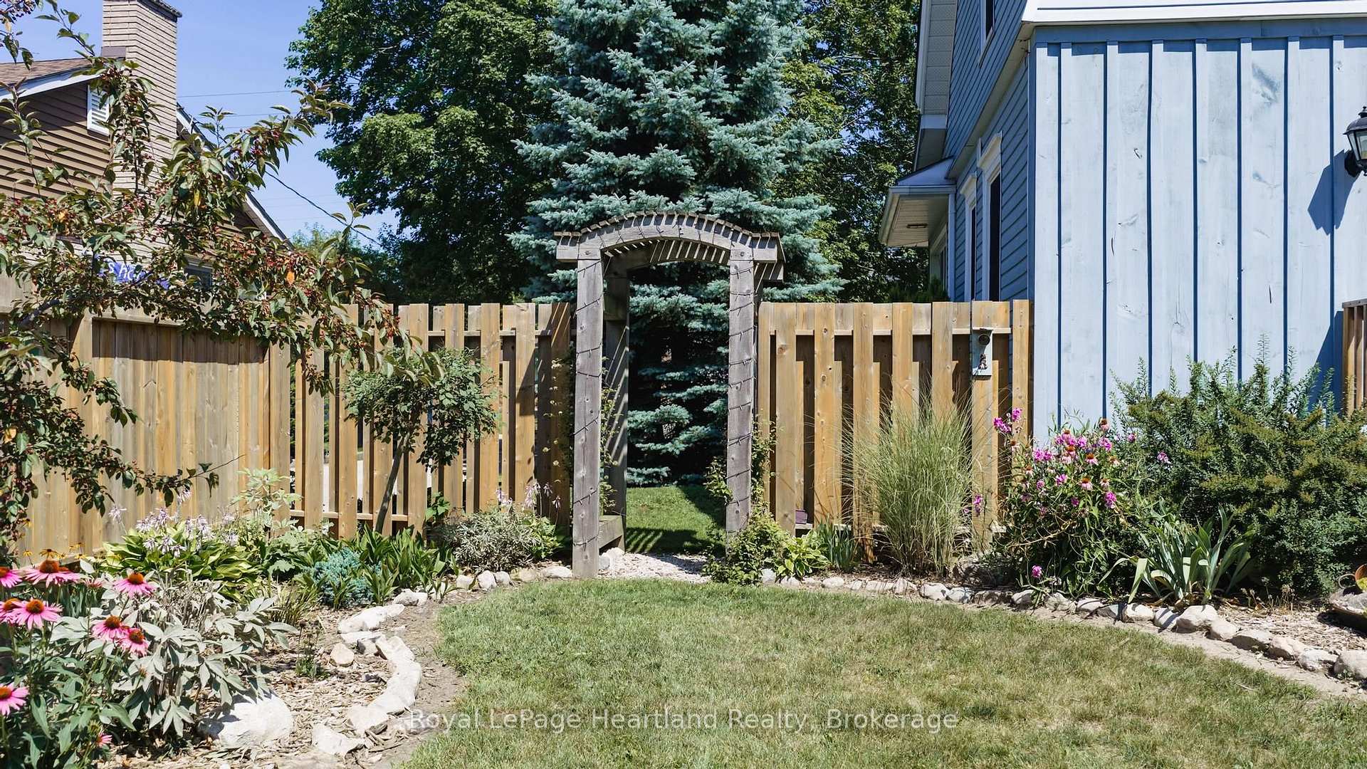 Photo 32 of 122 Nelson Street E, Goderich, Goderich (Town) — HOMEH