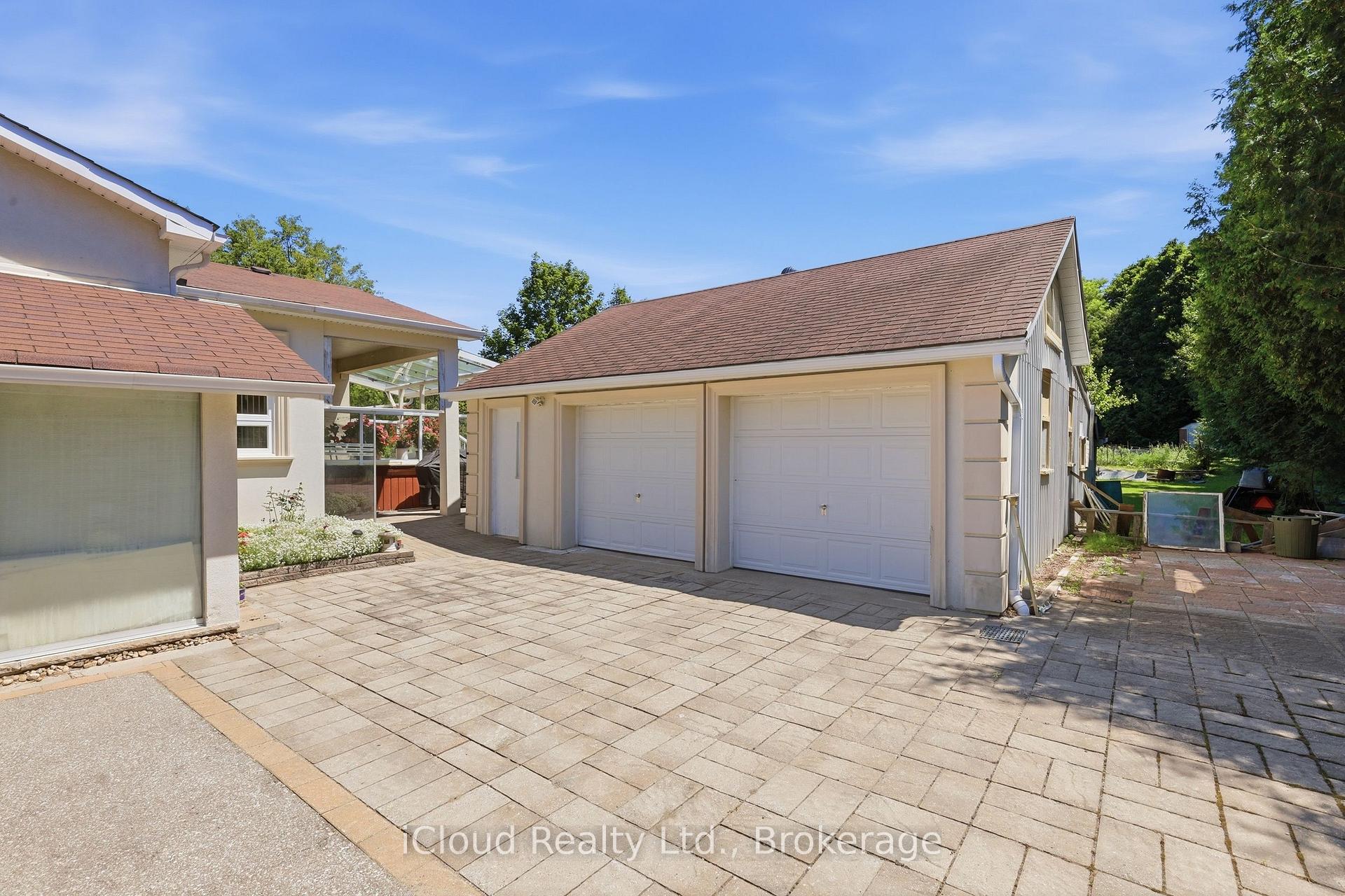 Photo 7 of 4014 Twenty Side Road, Milton, Rural Nassagaweya — HOMEH