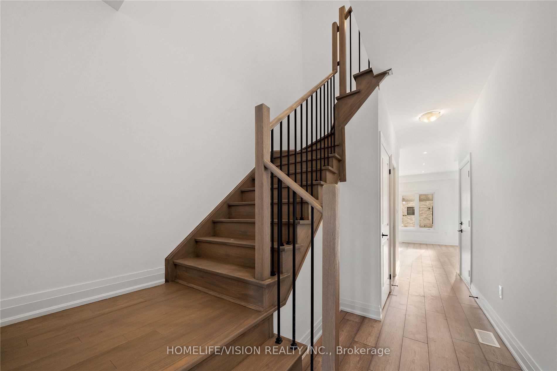 Photo 13 of 153 Gateland Drive, Barrie, Painswick South — HOMEH