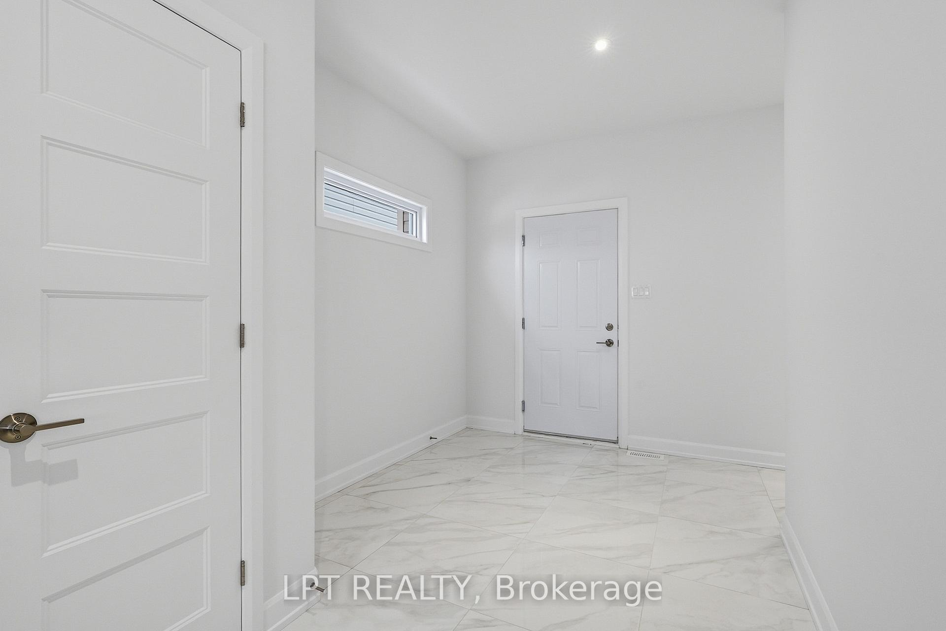 Photo 10 of 301 Moonlight Drive, Russell, Russell Twp — HOMEH