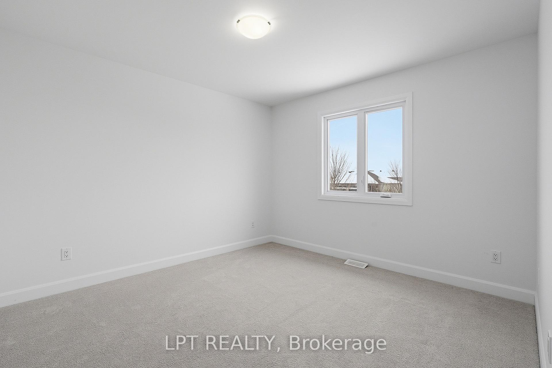 Photo 23 of 301 Moonlight Drive, Russell, Russell Twp — HOMEH